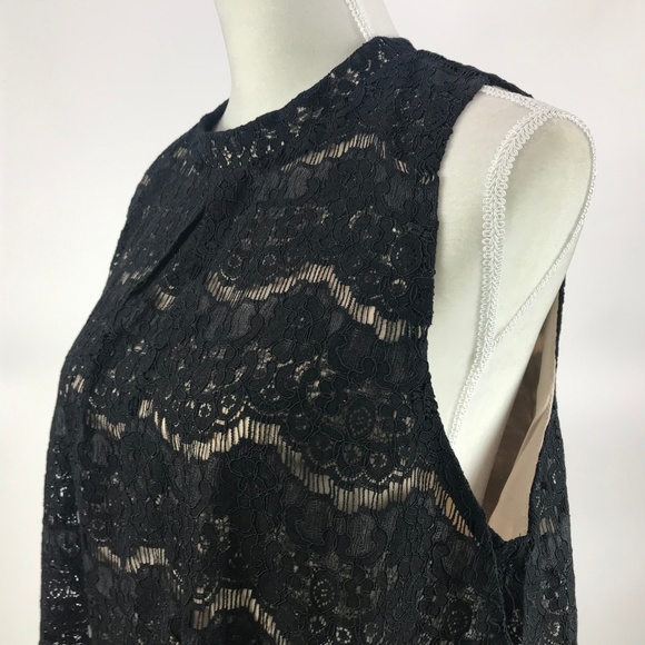⛔️Love Fire Mock Neck Lace Tank Top - Picture 2 of 8